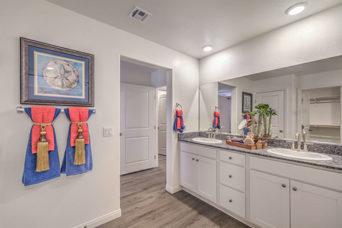 Rental Homes in Mountain's Edge View our Shadow Bay Photos